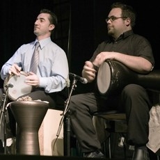 Spela arabisk trumma - darbuka/tabla